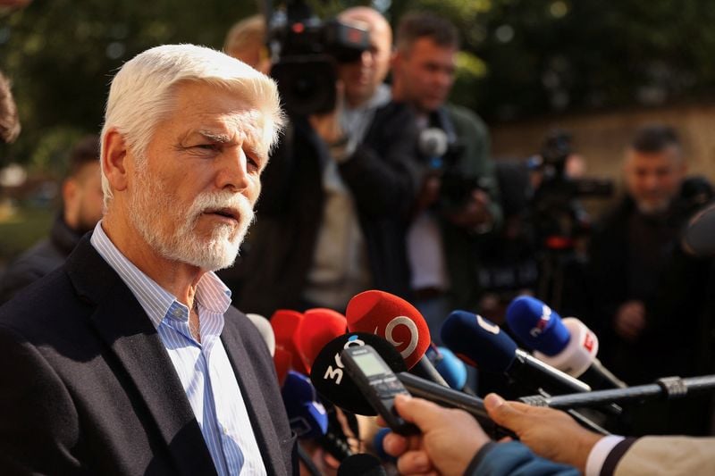 Image for Czech president presses parties to keep aid for Ukraine after critics win election