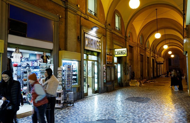 Image for Italy's economy shrank in second quarter, stats agency confirms