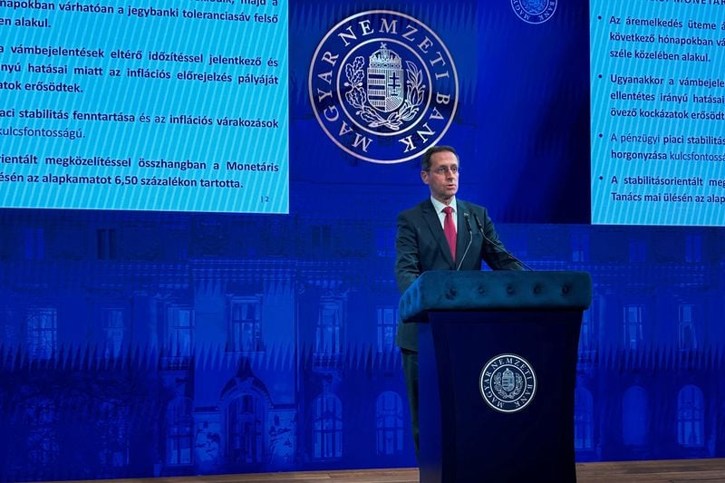 Image for Hungarian central bank to leave base rate steady again, eyeing CPI risks: Reuters poll