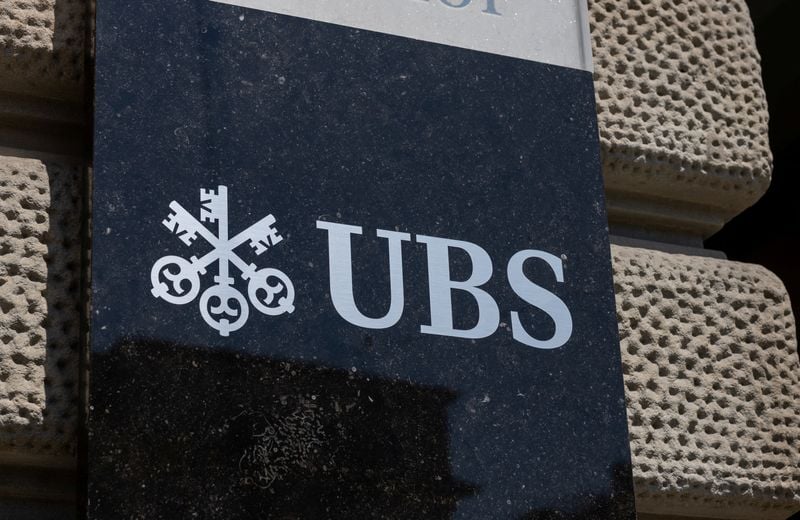 Image for Swiss parliament clears way for government to issue some UBS capital rules directly