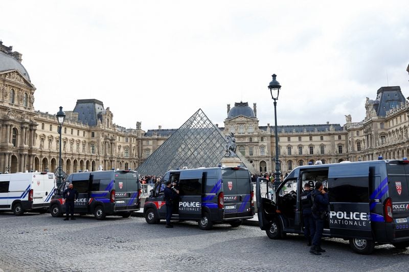 Image for Louvre heist suspects 'partially admit' involvement, stolen jewels still missing