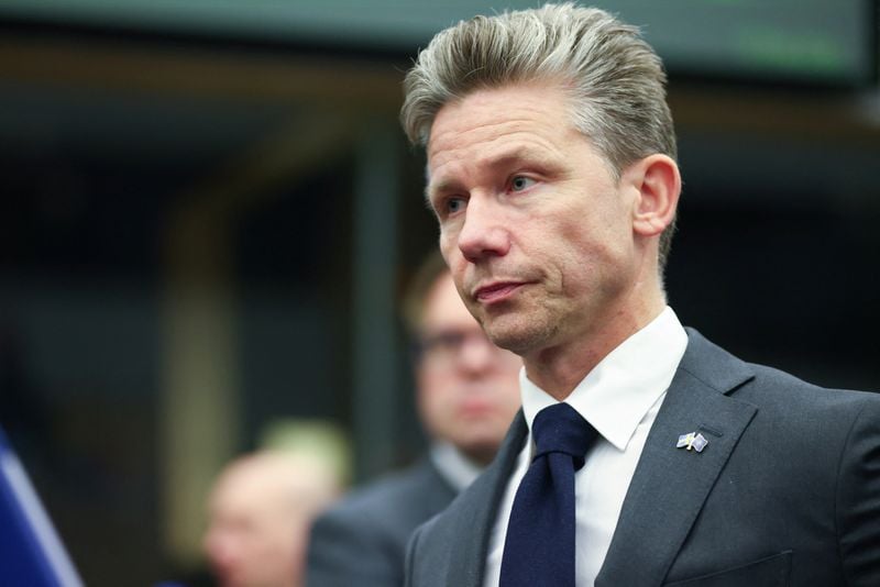 Image for Sweden will contribute to new Ukraine arms shipment plans, defence minister says