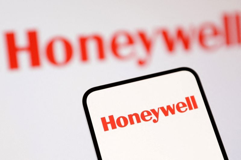 Image for Honeywell sees aerospace supply chain improvements in electronics for planes