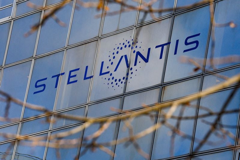 Image for Stellantis to stop diesel engine production at its French plant of Douvrin in November