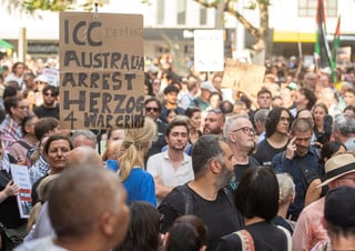 Image for Thousands protest over Israeli President Herzog's visit to Australia