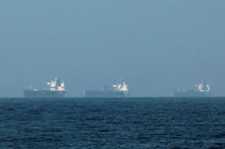 Image for Hormuz shutdown worsens after US hits Iranian warship; tankers stranded for fifth day