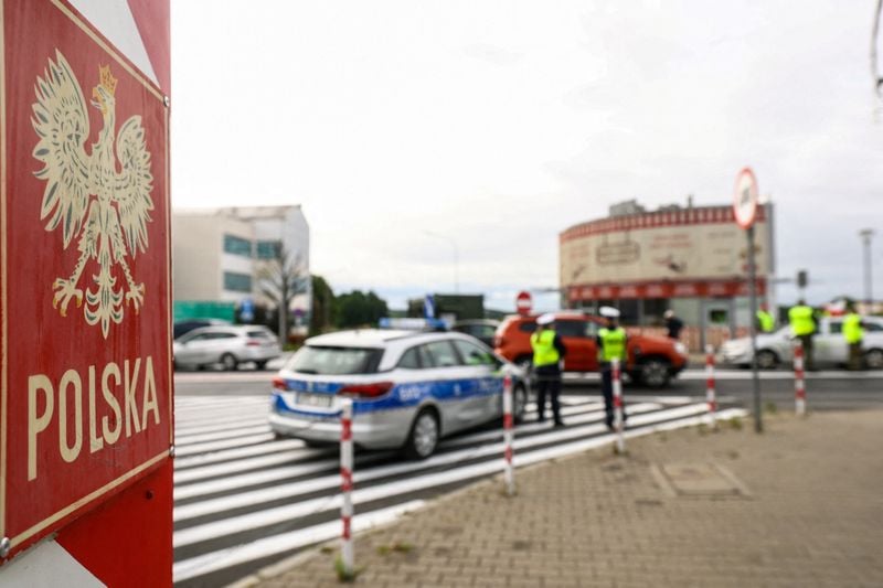 Image for Poland imposes checks on German and Lithuanian borders amid migration fears