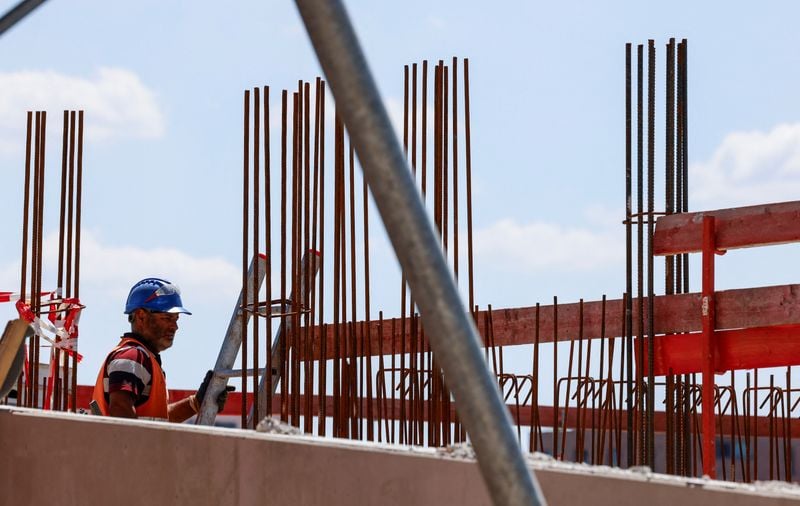 Image for German unemployment rises less than expected in November