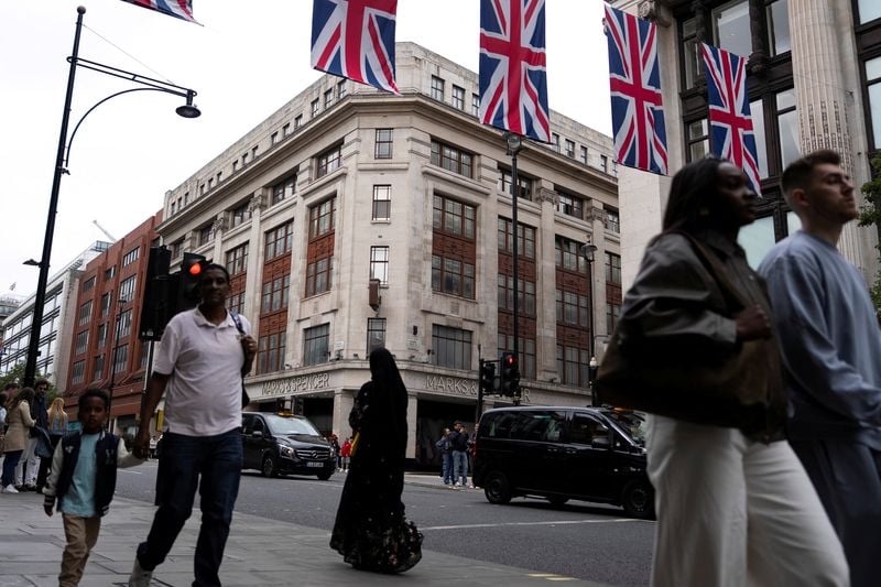Image for UK retail sales record biggest monthly drop since 2023