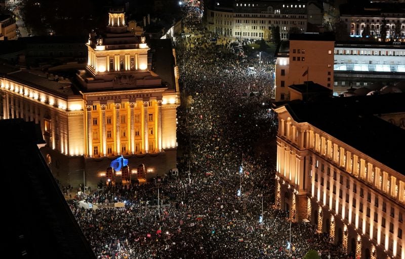 Image for Bulgaria's government withdraws 2026 draft budget after protests