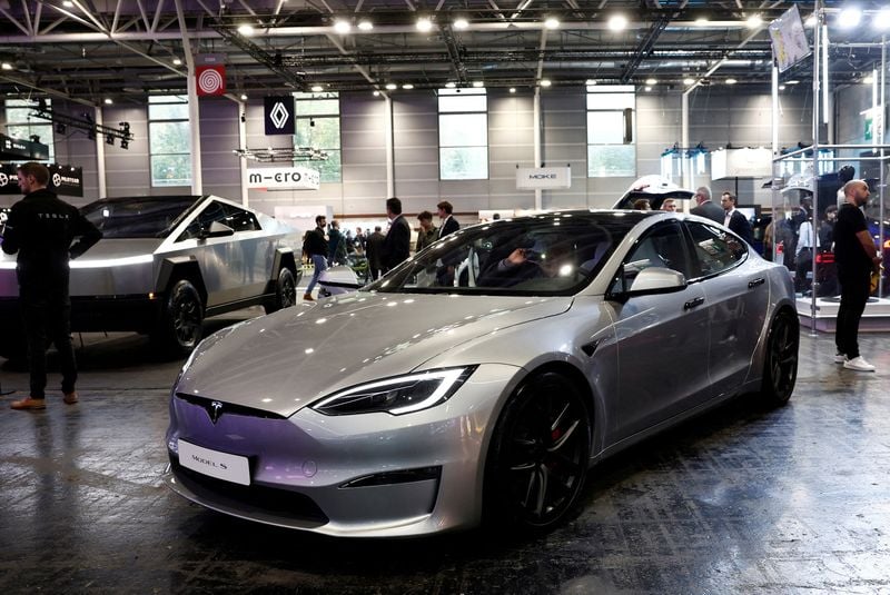 Image for Tesla's market value tumbles below $1 trillion as its Europe sales slump