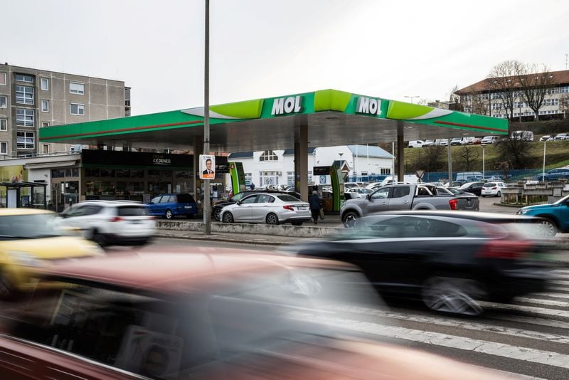 Image for Hungary's MOL has U.S. approval to continue NIS acquisition talks