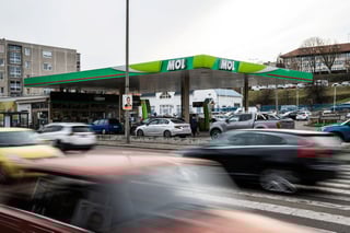 Image for Hungary's MOL has U.S. approval to continue NIS acquisition talks