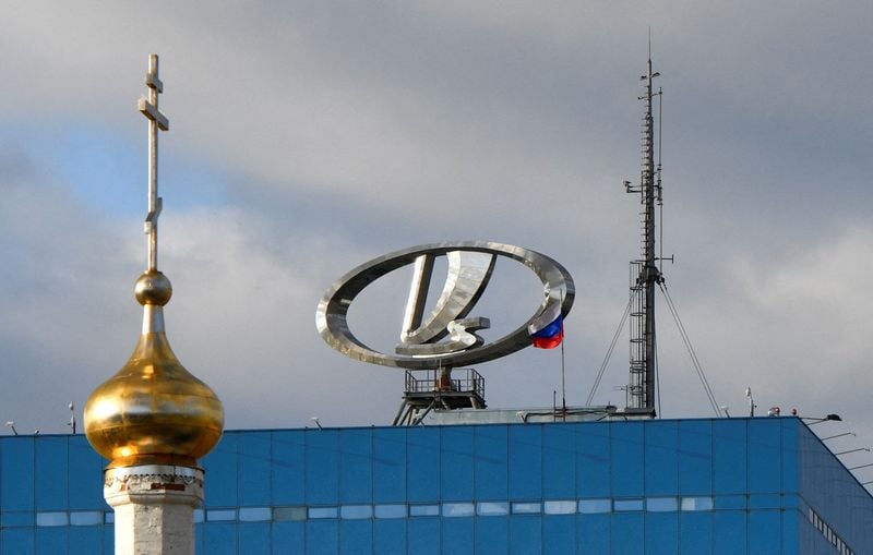 Image for Russia's carmaker Avtovaz to restore full working week in January 2026