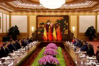 Image for Spanish Premier, China's Xi pledge closer ties amid "crumbling" international order