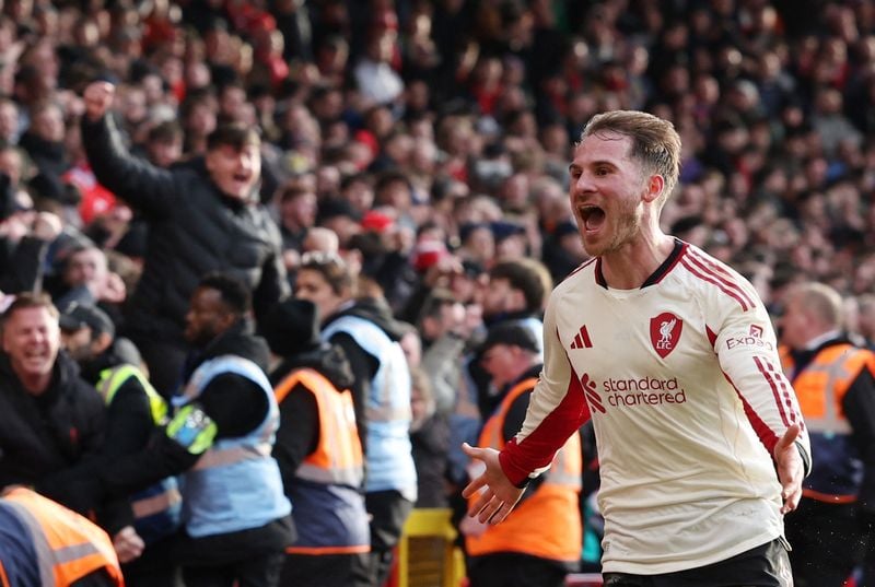 Image for Soccer-Lacklustre Liverpool snatch late win at Forest