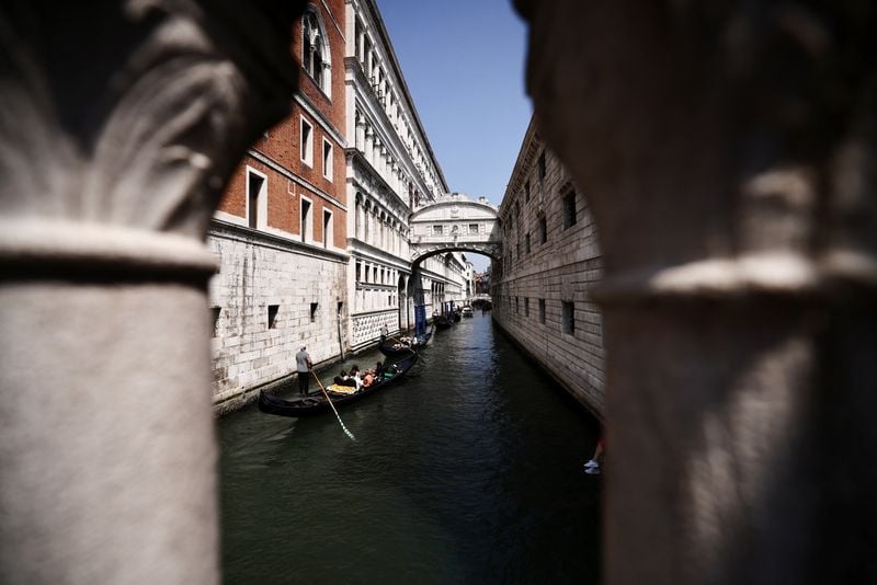 Image for Bezos' Venice wedding party moved to isolated area on security concerns