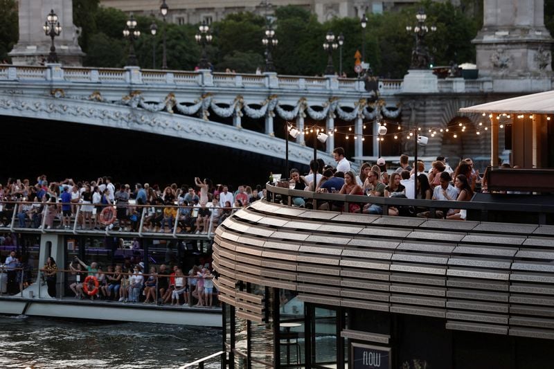 Image for France's private sector contracts for ninth month in May, PMI shows