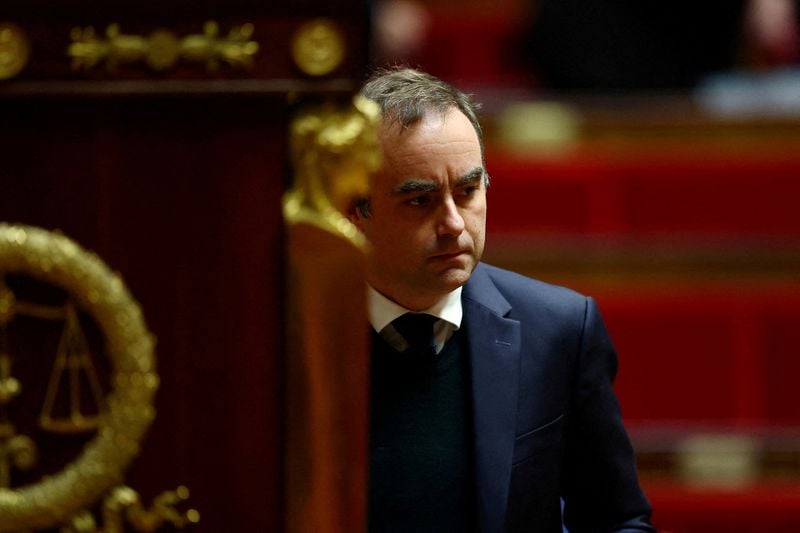 Image for French PM pressures lawmakers to pass 2026 budget despite parliament tensions