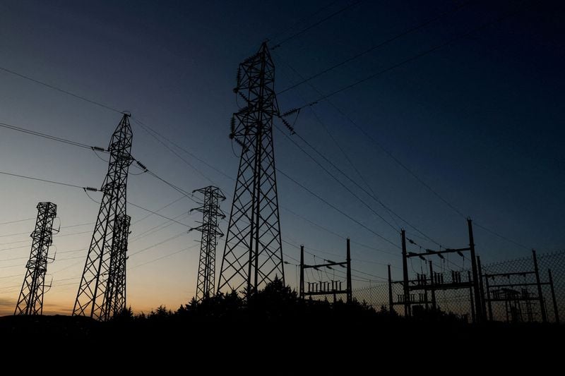 Image for Spanish power utilities blame grid operator for April blackout