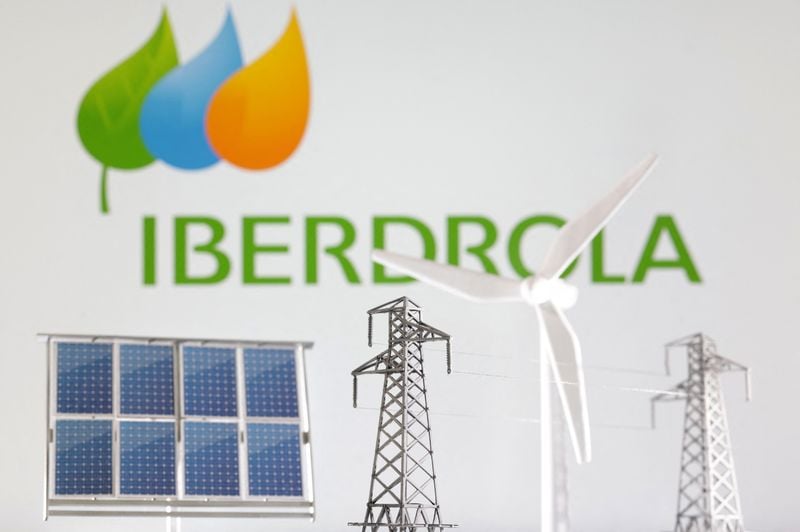 Image for Iberdrola puts $1 billion solar stake sale on hold, sources say