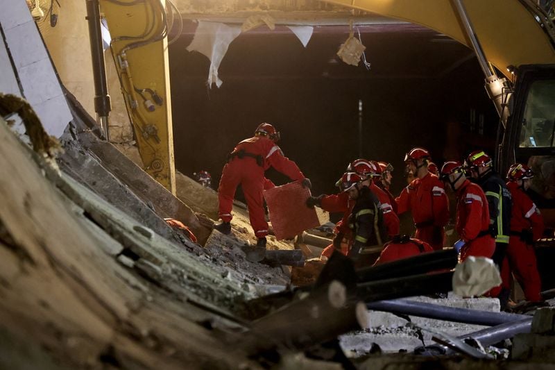 Image for Six arrested over Serbia railway station roof collapse