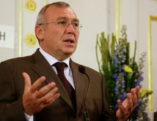 Image for Prosecutors investigate Austrian ex-chancellor in sprawling Signa case