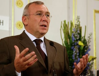 Image for Prosecutors investigate Austrian ex-chancellor in sprawling Signa case