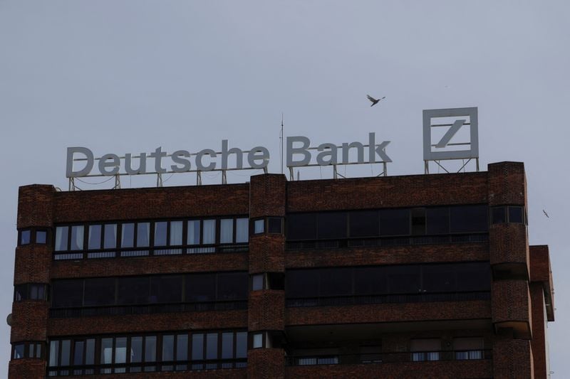 Image for Union demands 7% wage increase for thousands of Deutsche Bank group staff