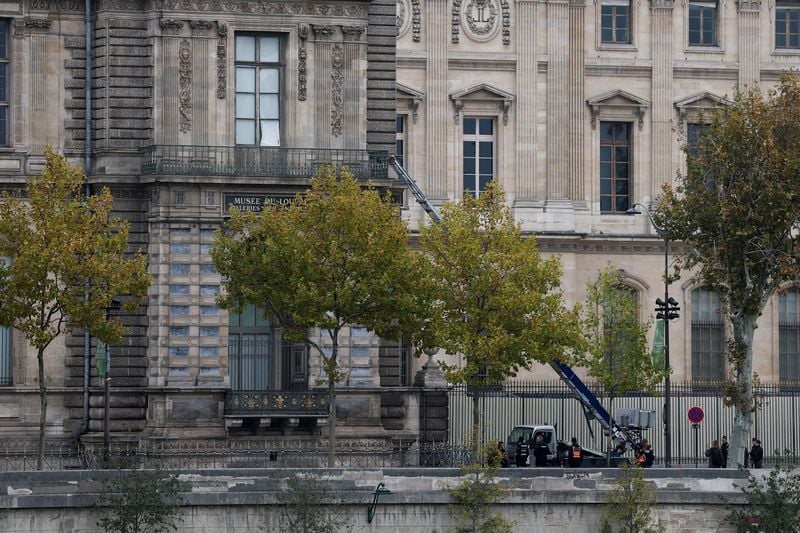 Image for Louvre heist sparks security scramble across French museums