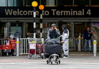 Image for UK visa issuance continues to fall, down 19% in 2025, government data shows