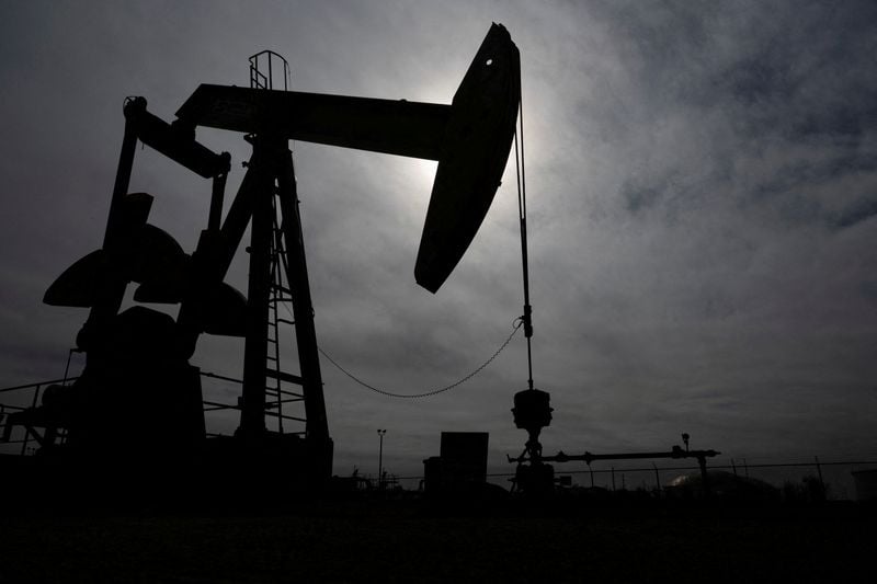 Image for Oil prices fall on news that US-Iran will hold nuclear talks