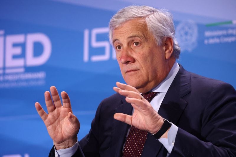 Image for Italy urges its citizens to leave Iran because of security concerns