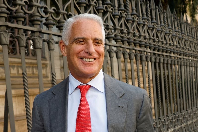 Image for UniCredit CEO presses case for Commerzbank merger in letter to Germany's Merz