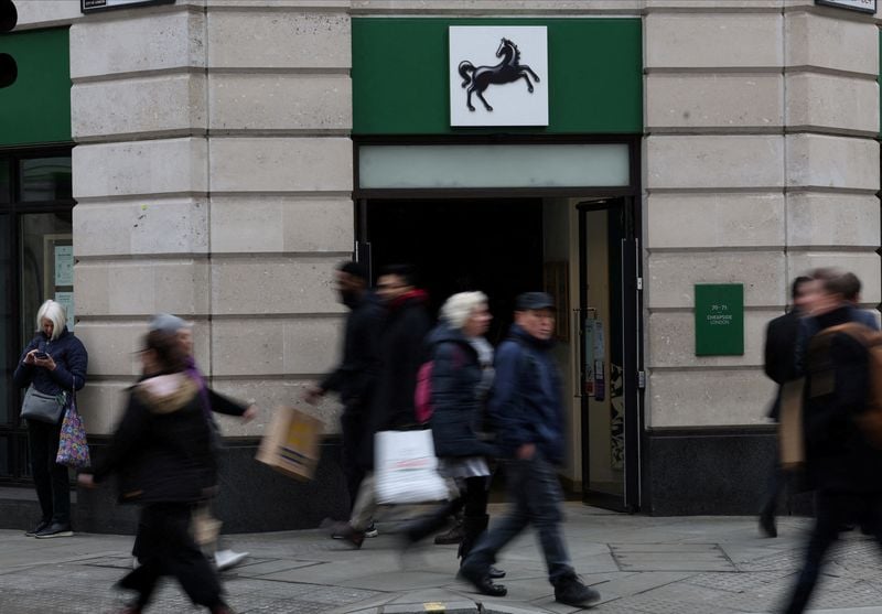 Image for Lloyds shifts skilled IT jobs from UK to India, FT reports