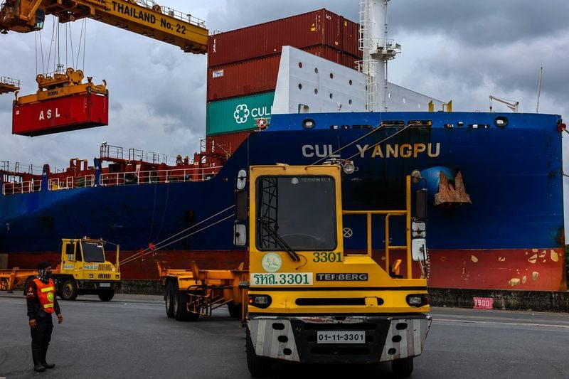 Image for Trump eyes 'world tariff' of 15-20% for most countries