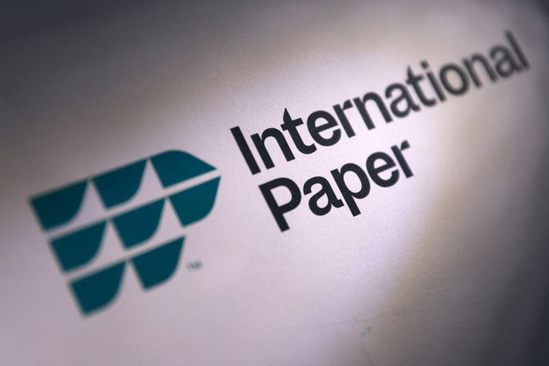 Image for International Paper swings to quarterly loss on $1 billion impairment charge