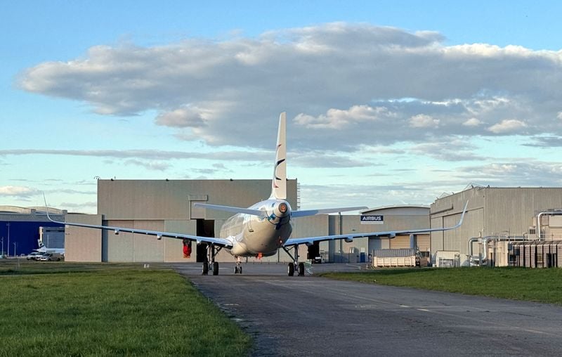 Image for VietJet in talks to order about 100 Airbus jets, Bloomberg News reports