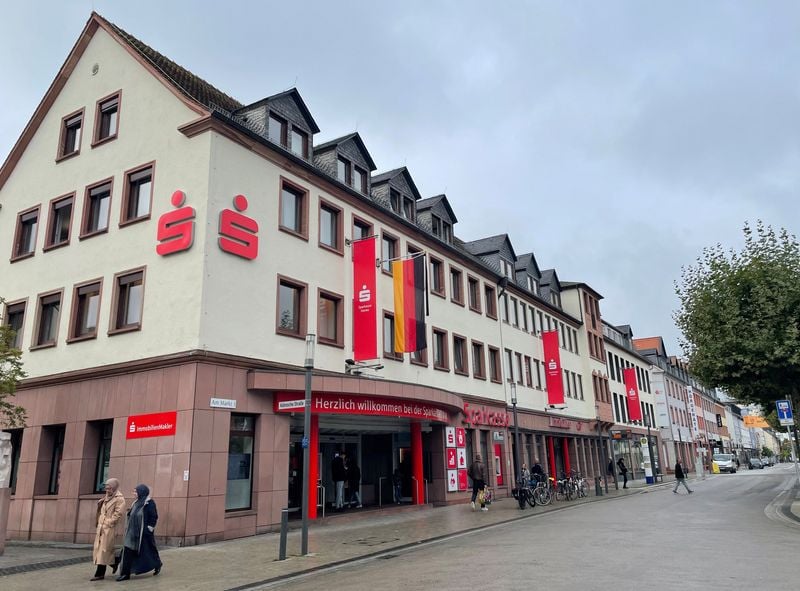 Image for German banks turn to US financial firm BNY for international money transfers