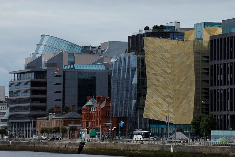 Image for Irish economy resilient but challenges loom, central bank warns