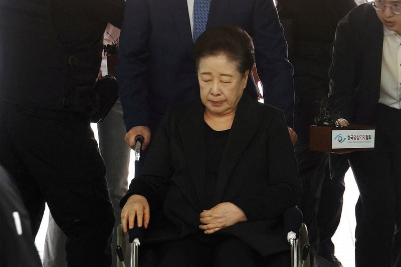Image for Leader of South Korea's unification church jailed after court issues warrant