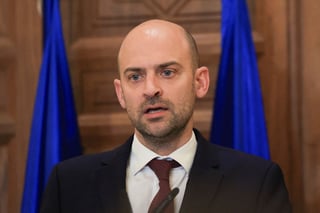 Image for France 'reasonably optimistic' of G7 maritime ban on Russian oil, minister says