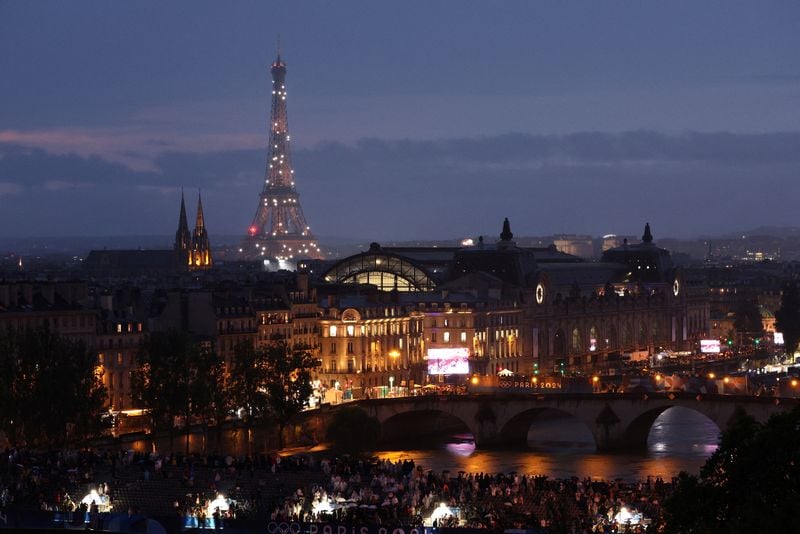 Image for S&P revises outlook on France to negative