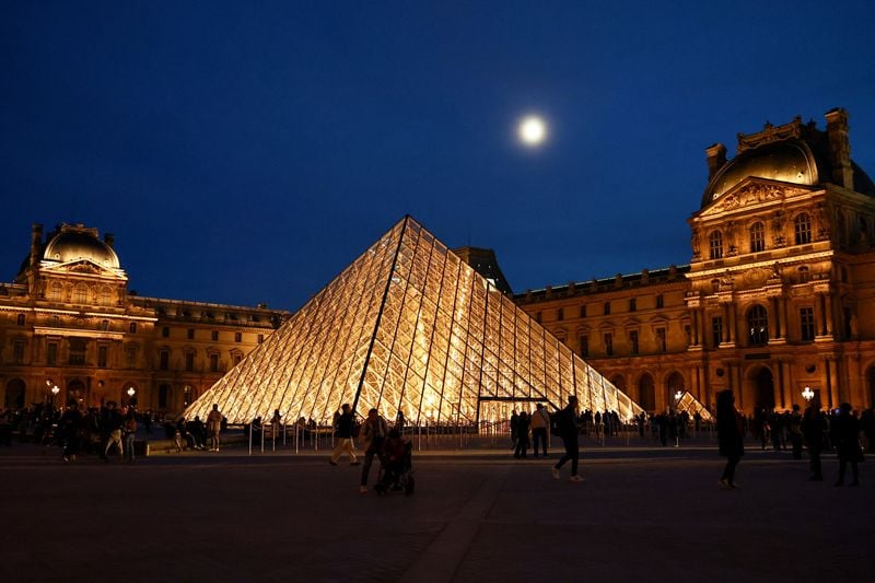 Image for Two more charged in connection with Louvre jewel heist