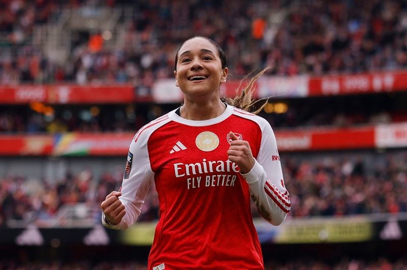 Image for Soccer-Smith strikes as Arsenal end Man City's 13-match winning run in WSL