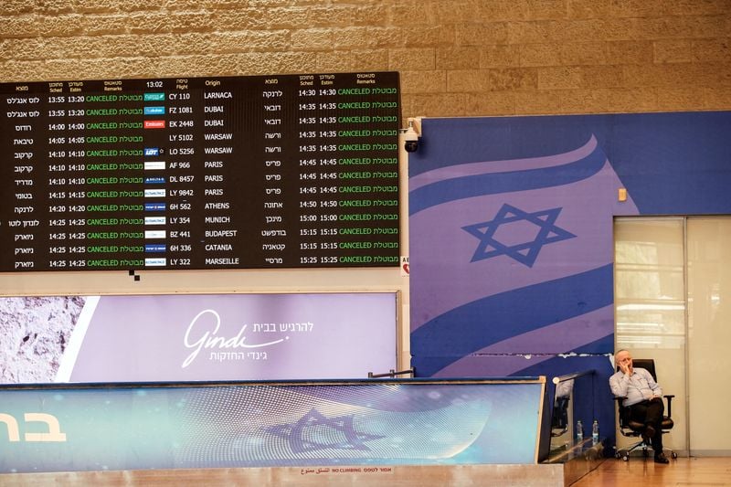 Image for About 400 passengers have left Israel on US-assisted flights