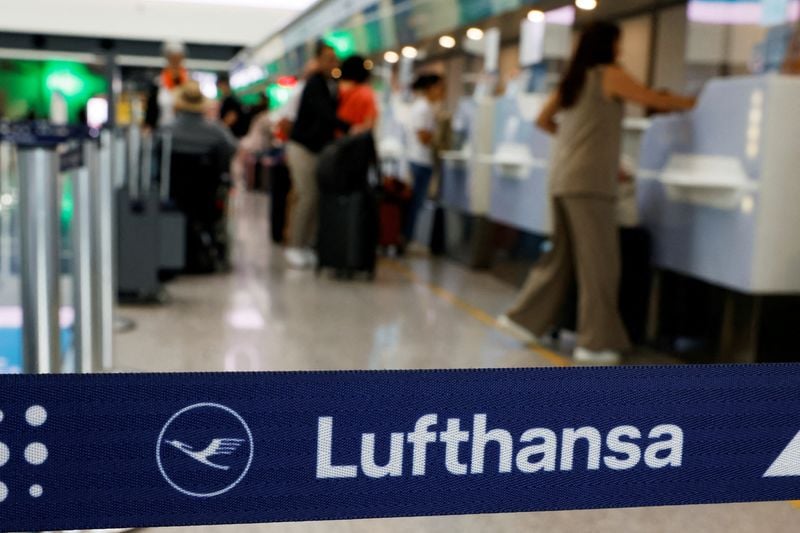 Image for EU lifts interim measures in Lufthansa antitrust investigation