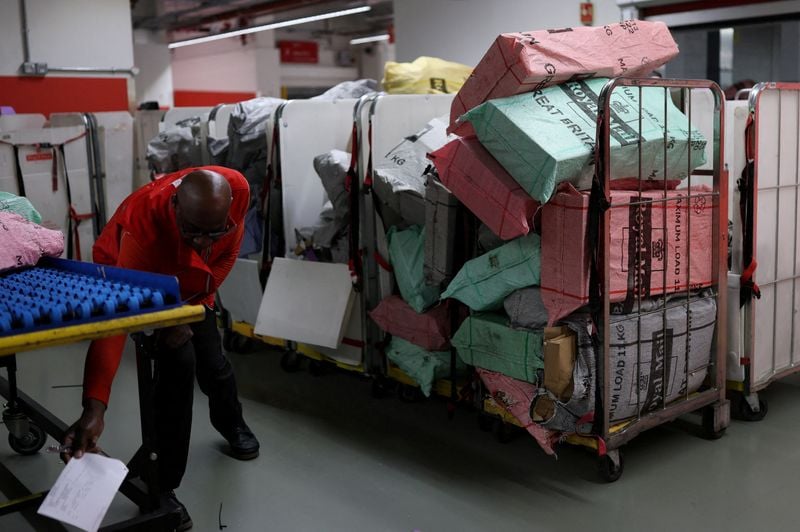 Image for Royal Mail plans to invest $675 million to fuel service improvement 