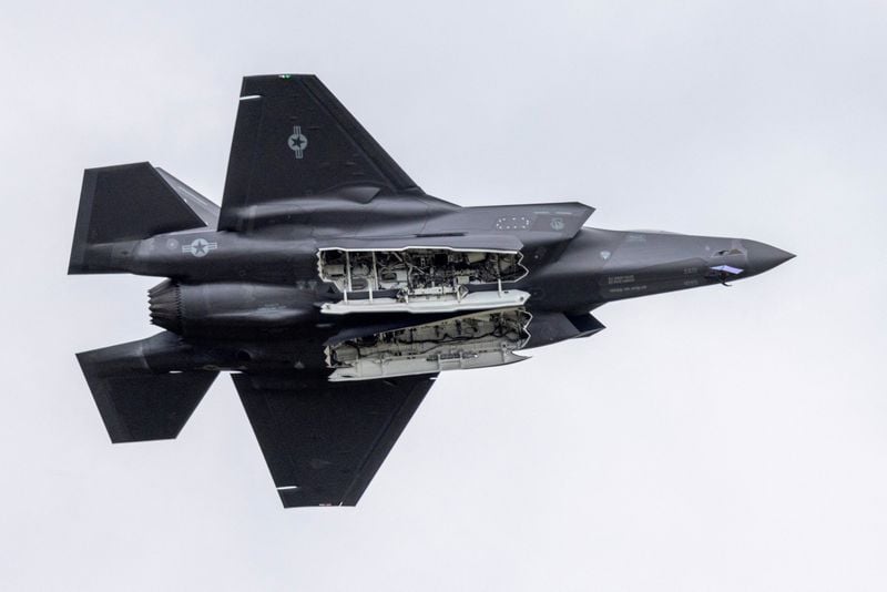 Image for Currently no plans to buy additional F-35 jets, Berlin says