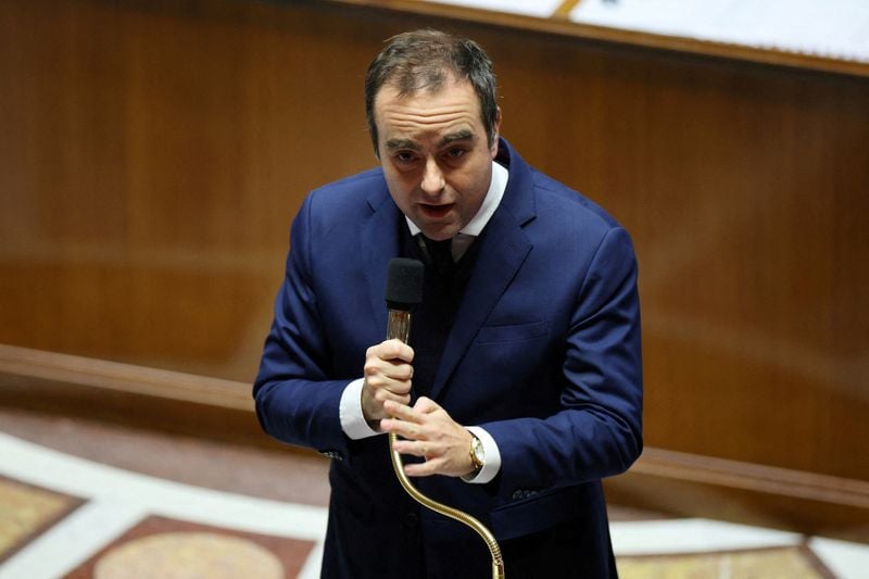 Image for French lawmakers pass emergency rollover budget law